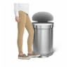 Obrázek Pedálový odpadkový koš Simplehuman – 60 l, půlkulatý, kartáčovaná ocel